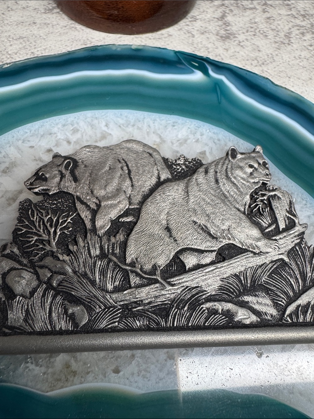 Blue Agate Slice with Bear Relief Home Art Decor - Picture 8 of 9